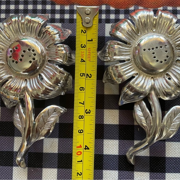 Vintage Delli Inc Silver Plated Sunflower 🌻 Salt & Pepper Shakers - Picture 13 of 16